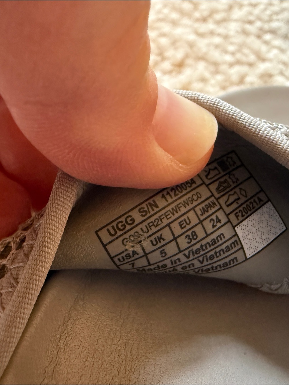 UGG women’s Grey Open-Toe Comfort Sandals - Picture 5 of 9
